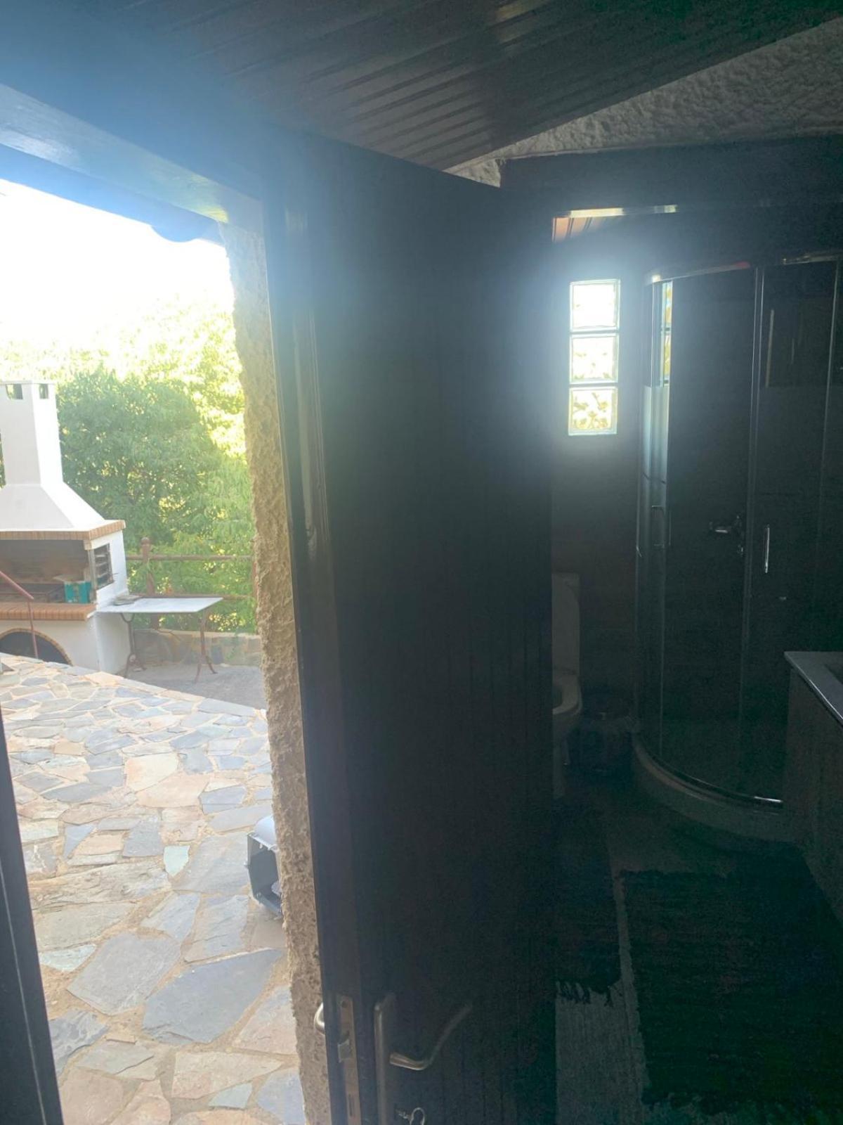 Forestrock Studio For Sale Too 斯巴达 外观 照片